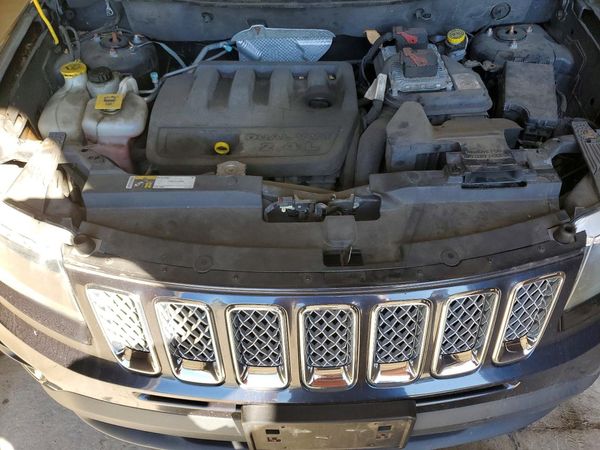 2015 JEEP COMPASS Latitude — Engine bay