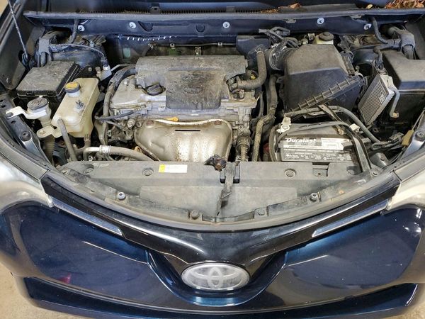2017 TOYOTA RAV4 XLE — Engine bay