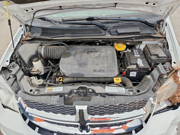 2020 DODGE GRAND CARAVAN SXT — Engine bay