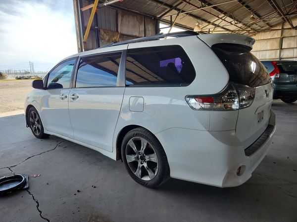 2012 TOYOTA SIENNA — DSRA