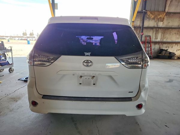 2012 TOYOTA SIENNA — DIRR