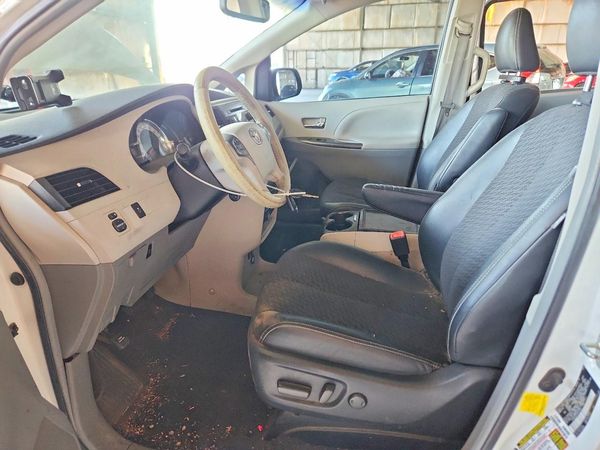 2012 TOYOTA SIENNA — DENT