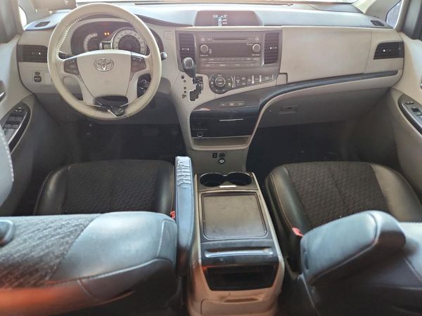 2012 TOYOTA SIENNA — CKPT