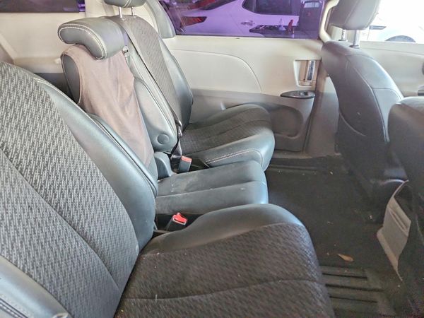 2012 TOYOTA SIENNA — PSRS