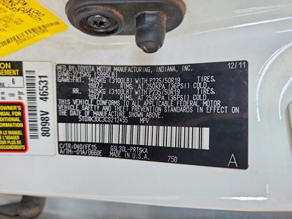2012 TOYOTA SIENNA — VINS