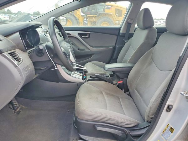 2012 HYUNDAI ELANTRA GLS(Middle grade) — DENT