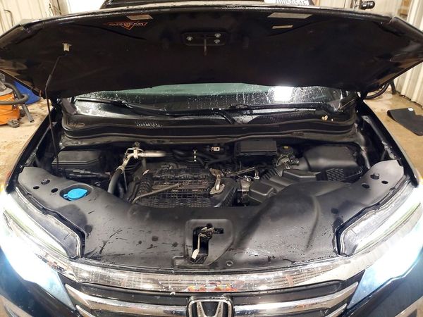2016 HONDA PILOT EXL-R — Engine bay