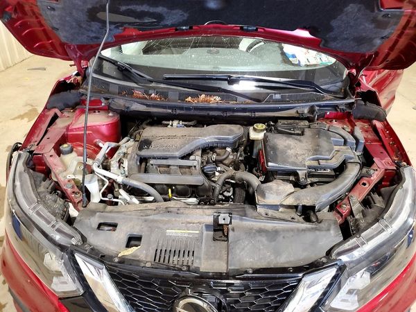 2020 NISSAN ROGUE — Engine bay