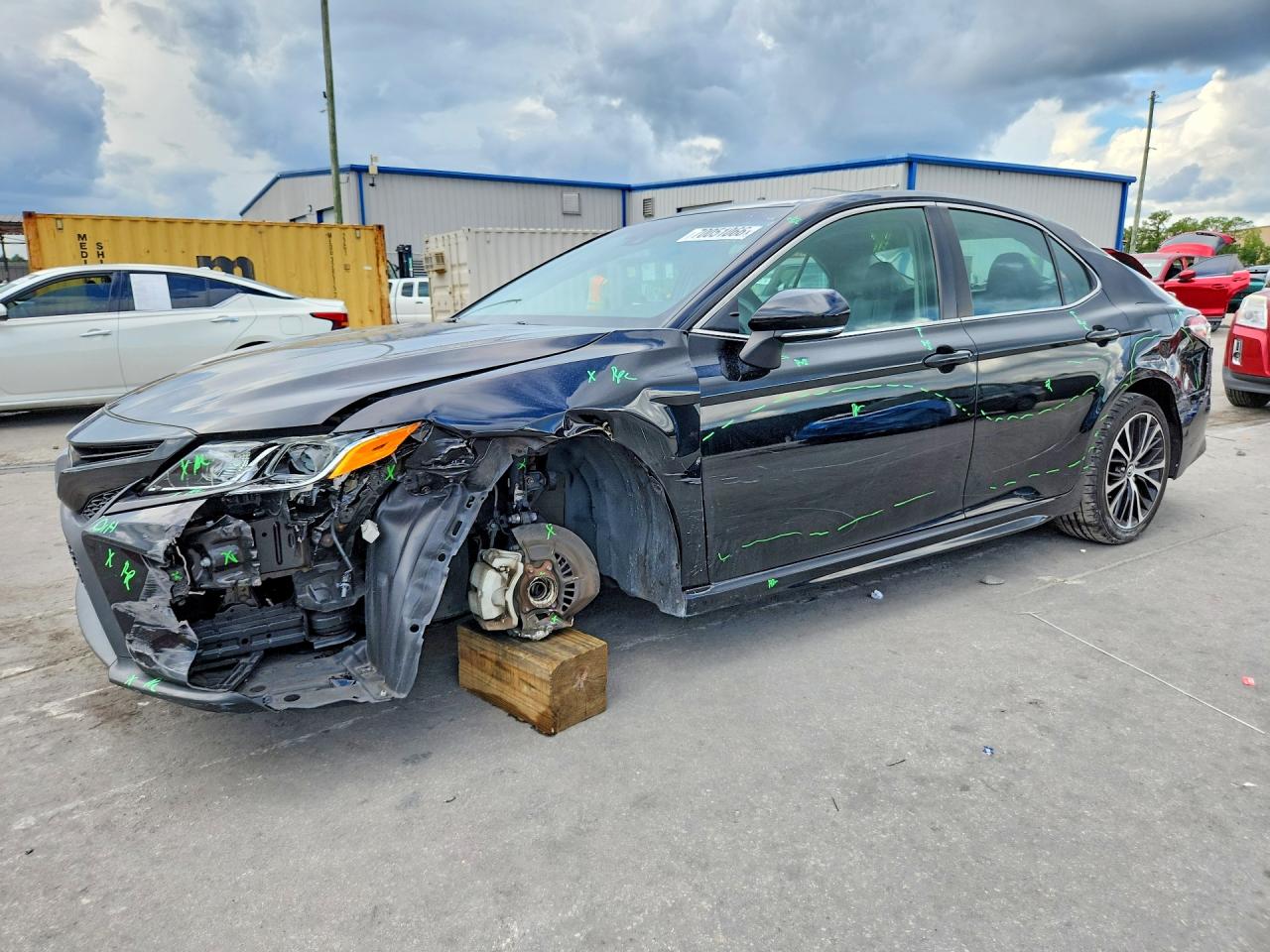 2019 TOYOTA CAMRY L/LE/SE/XLE — Front 3/4
