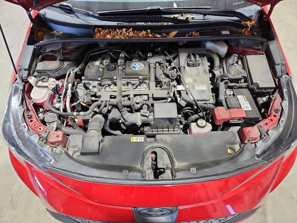 2021 TOYOTA COROLLA LE — Engine bay