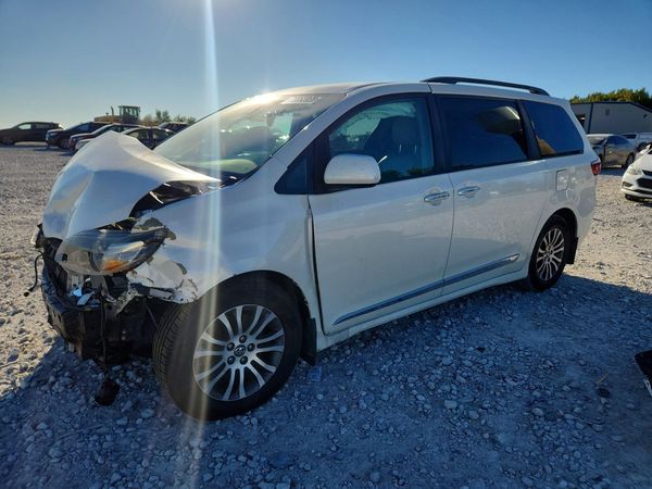 2018 TOYOTA SIENNA — DSFA — Front 3/4