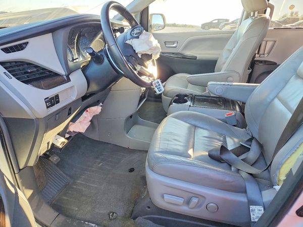 2018 TOYOTA SIENNA — DENT
