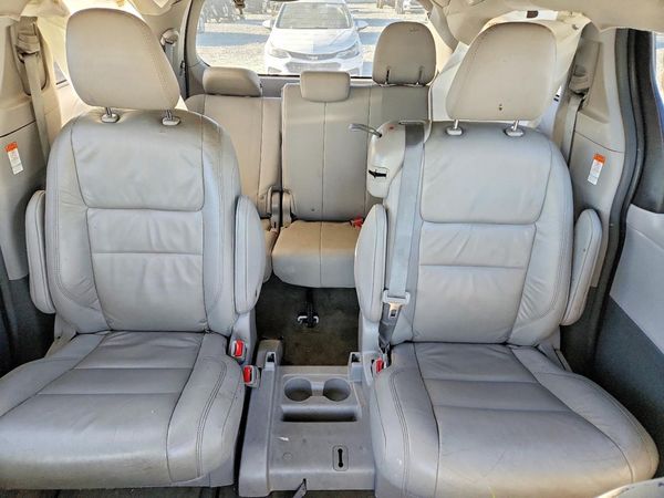 2018 TOYOTA SIENNA — SUVN