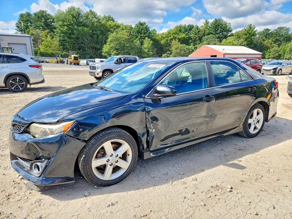 2014 TOYOTA CAMRY — DSFA — Front 3/4