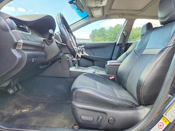 2014 TOYOTA CAMRY — DENT