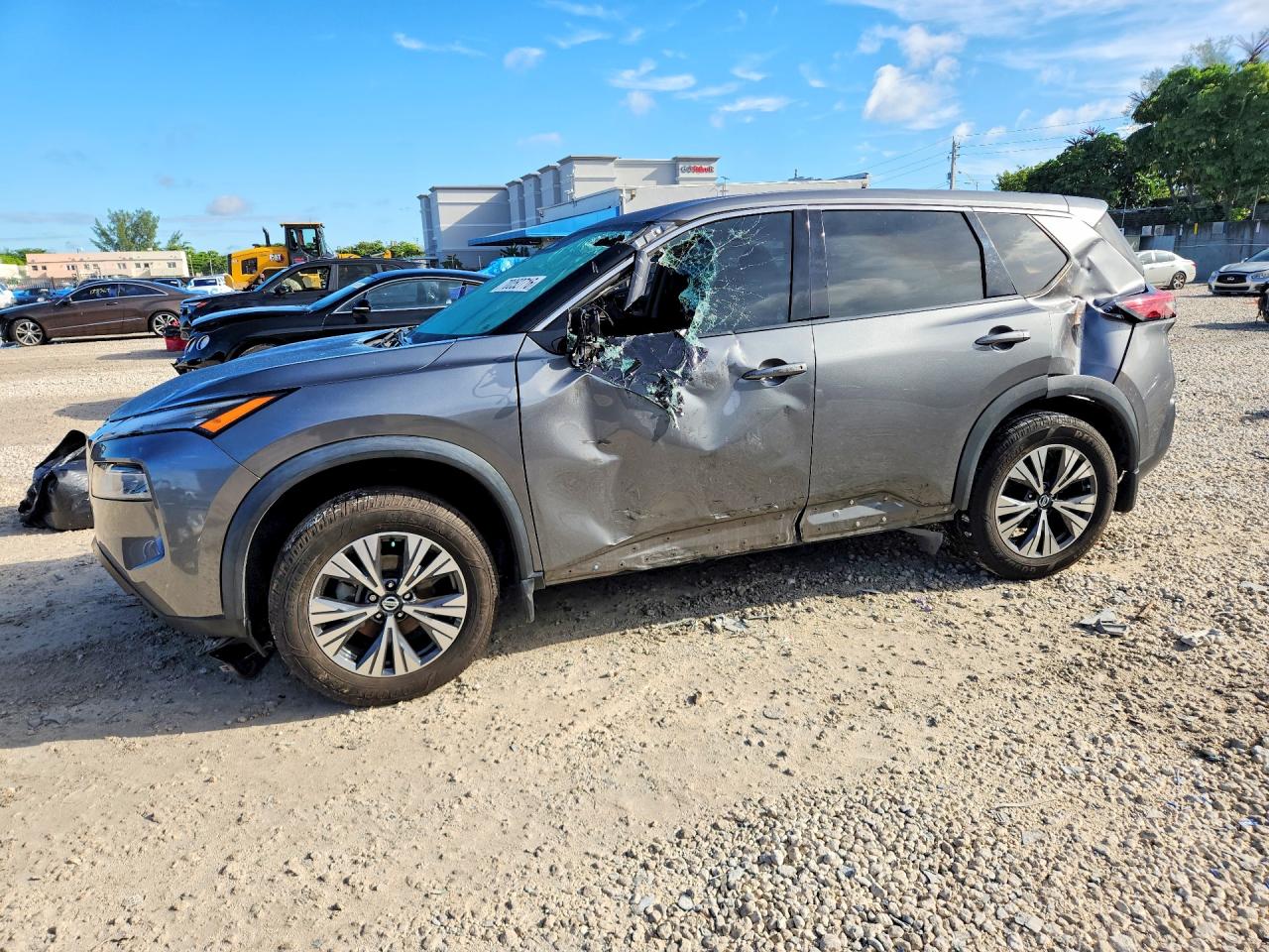 2021 NISSAN ROGUE SV — Front 3/4