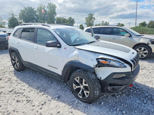 2018 JEEP CHEROKEE Trailhawk — Passenger 3/4