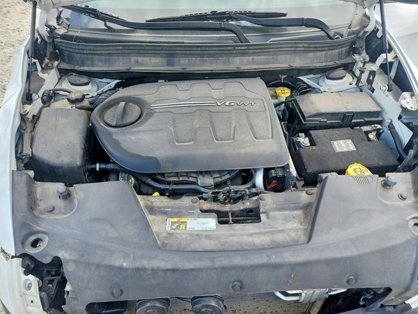 2018 JEEP CHEROKEE Trailhawk — Engine bay