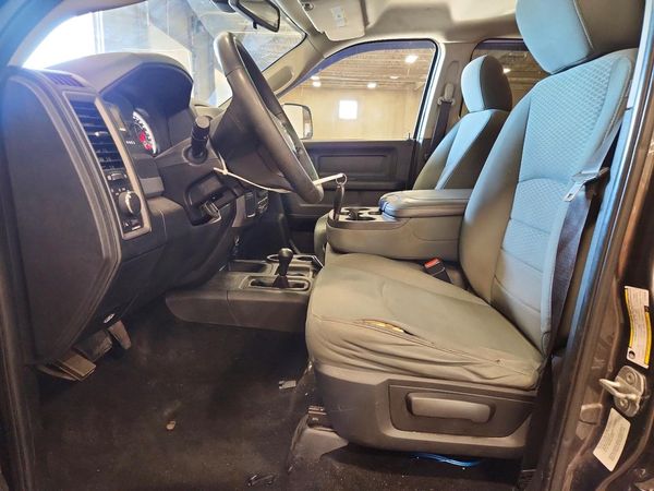 2014 RAM 2500 ST — DENT