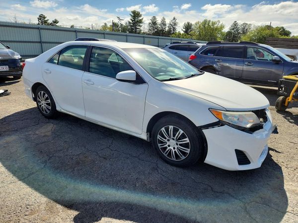2012 TOYOTA CAMRY — Passenger 3/4