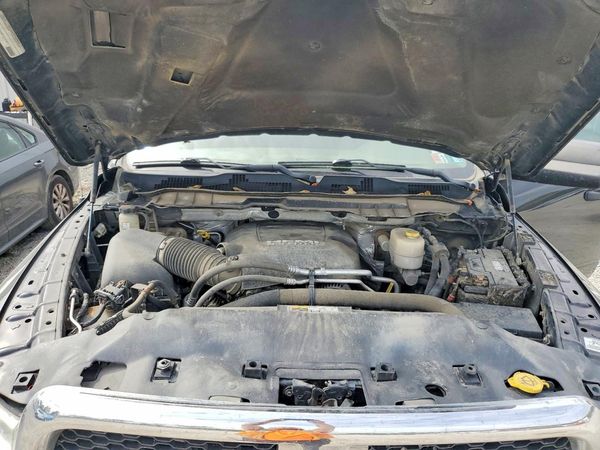 2016 RAM 2500 ST — Engine bay