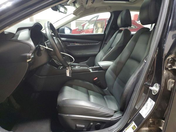 2024 MAZDA 3 Preferred Package — DENT