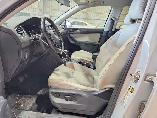 2018 VOLKSWAGEN TIGUAN SE, SEL — DENT