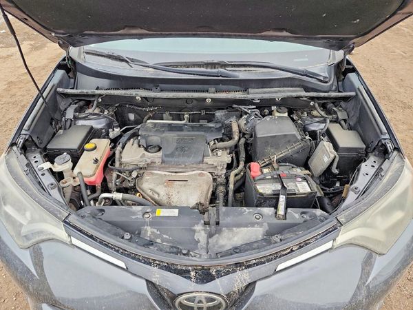 2018 TOYOTA RAV4 Adventure/XLE — Engine bay