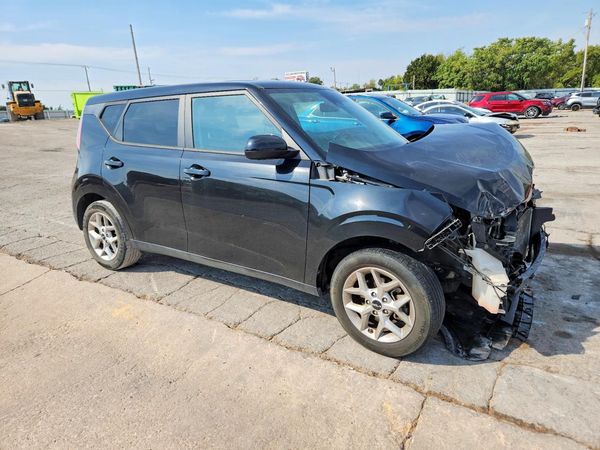 2023 KIA SOUL LX, S — Passenger 3/4