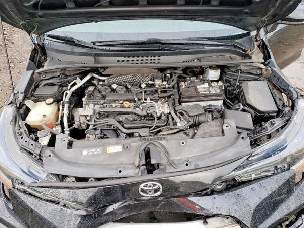 2020 TOYOTA COROLLA SE, CVT — Engine bay