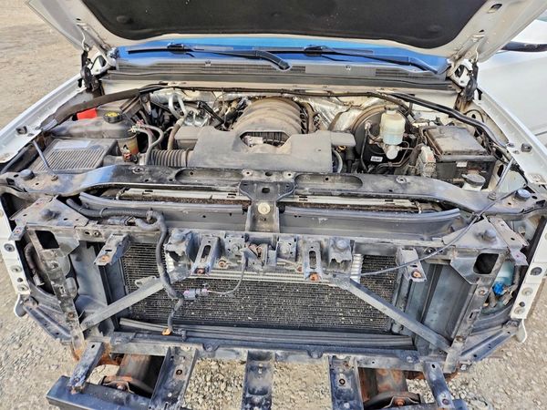 2016 CHEVROLET TAHOE LT — Engine bay