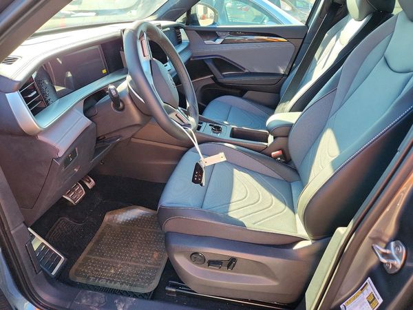 2026 VOLKSWAGEN TIGUAN 4Motion SE R-Line Black — DENT