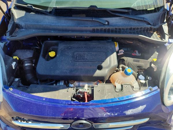 2019 FIAT 500 Pop, Sport — Engine bay