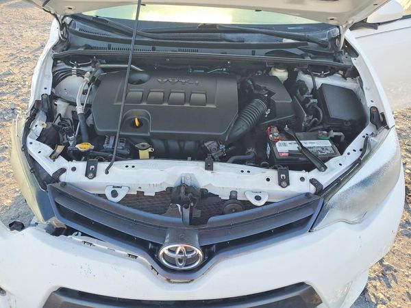 2015 TOYOTA COROLLA L/LE — Engine bay