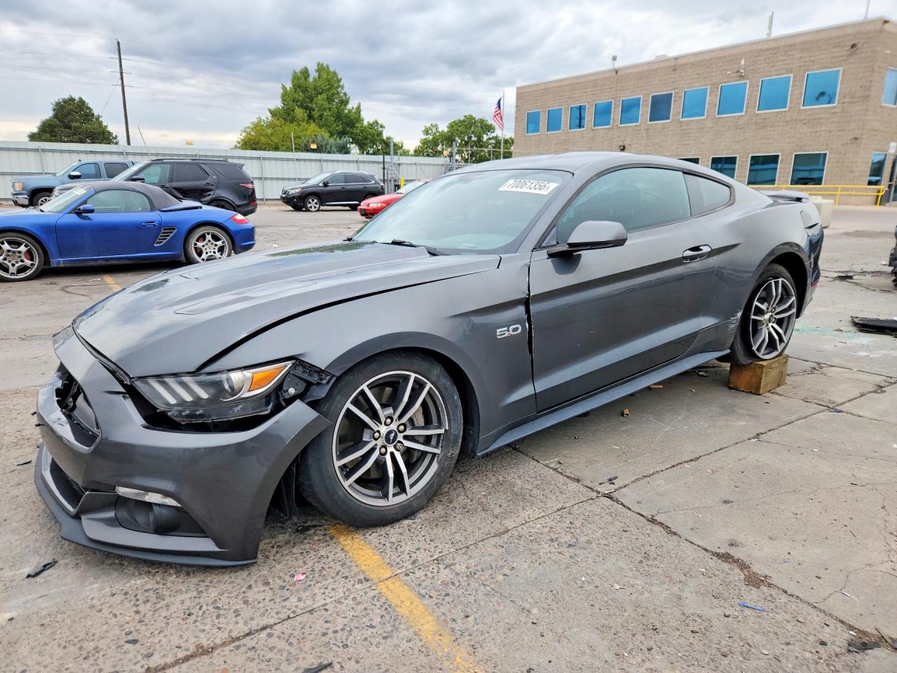 2017 FORD MUSTANG GT Coupe — Front 3/4
