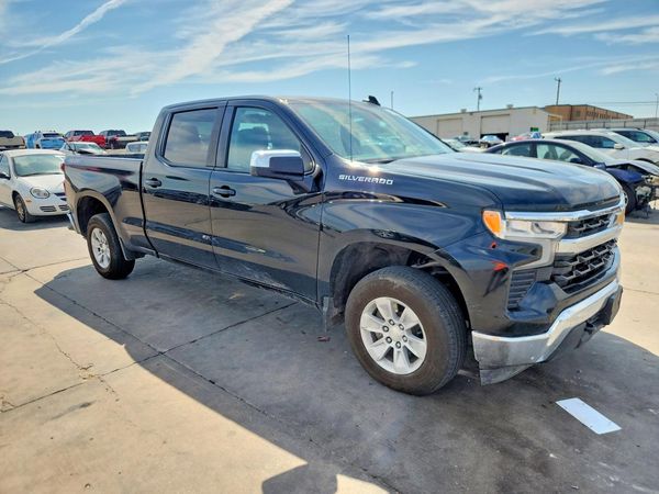 2023 CHEVROLET SILVERADO LT — Passenger 3/4