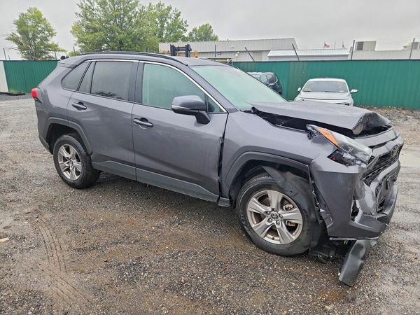 2025 TOYOTA RAV4 — Passenger 3/4