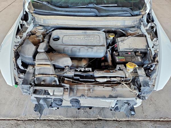 2017 JEEP CHEROKEE — Engine bay