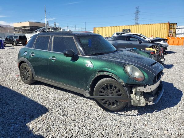 2017 MINI COOPER — Passenger 3/4