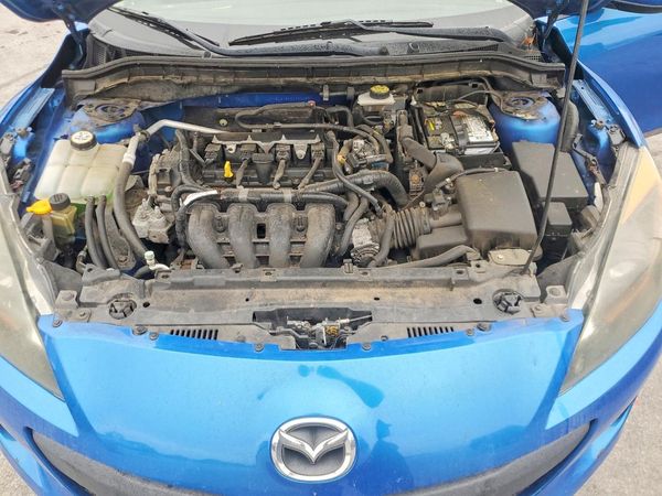 2012 MAZDA 3 Touring/GS — Engine bay