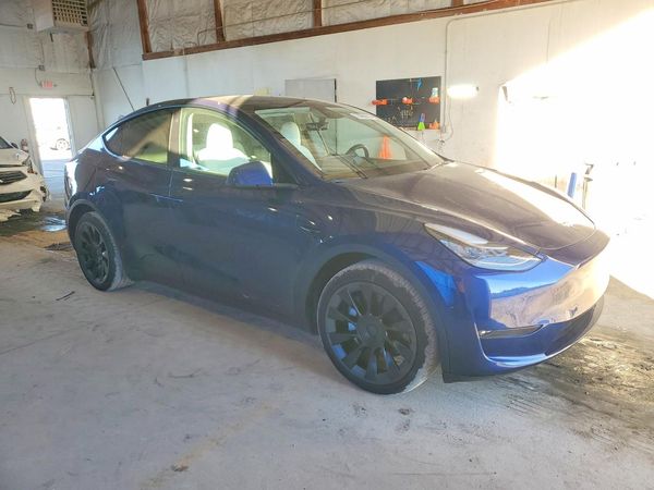 2022 TESLA MODEL Y — Passenger 3/4