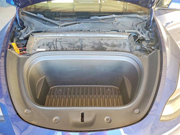 2022 TESLA MODEL Y — Engine bay