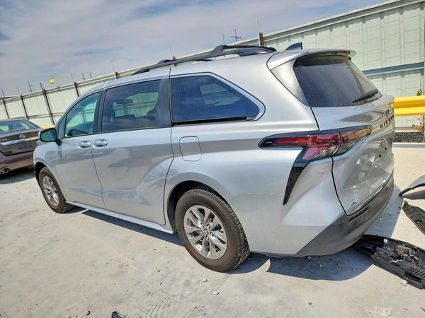 2024 TOYOTA SIENNA LE — DSRA