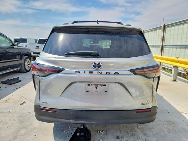 2024 TOYOTA SIENNA LE — DIRR
