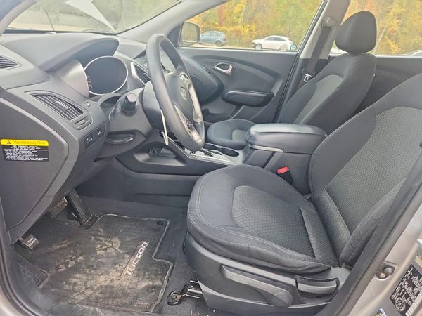 2013 HYUNDAI TUCSON GL — DENT