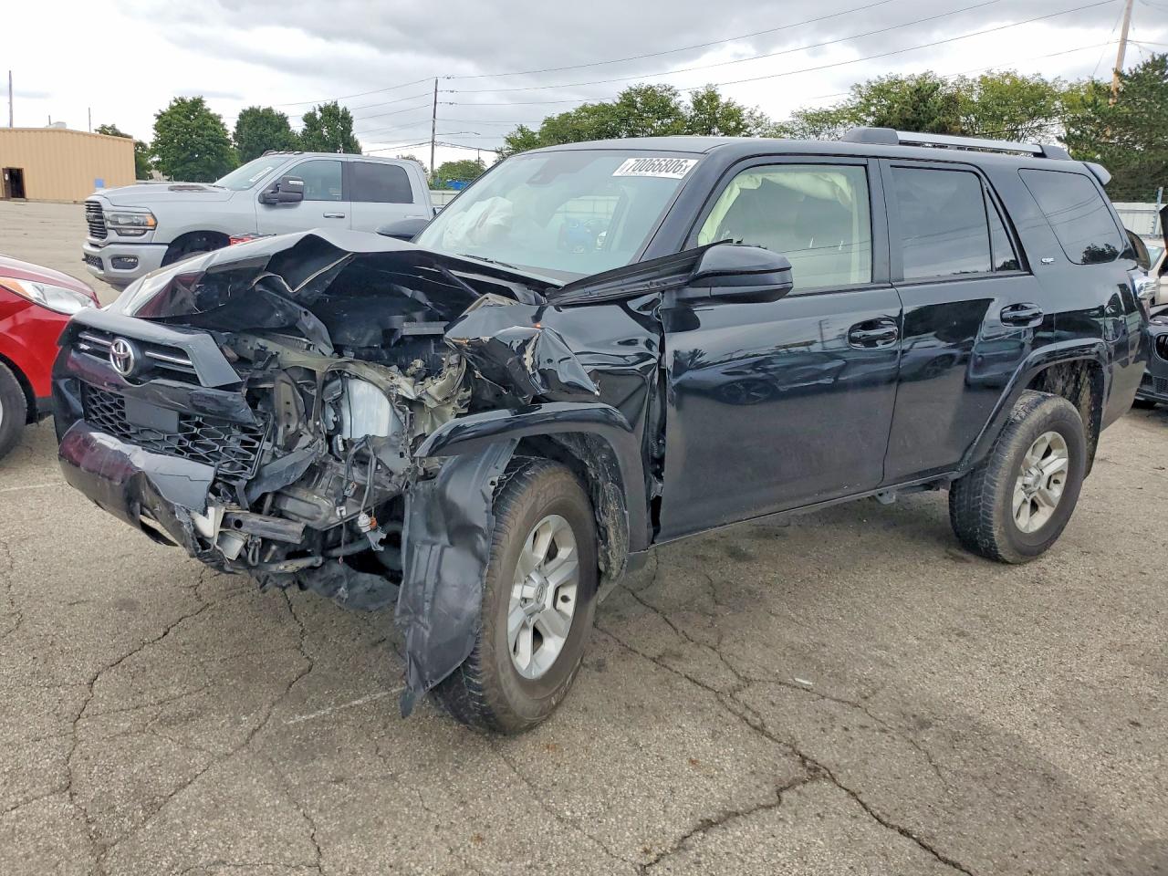 2024 TOYOTA 4RUNNER SR5 — Front 3/4