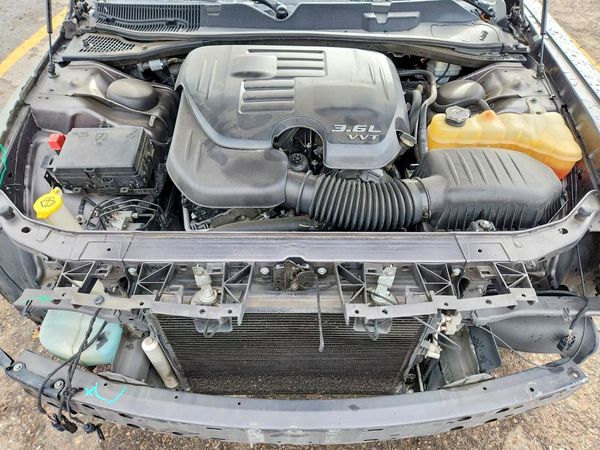 2015 DODGE CHALLENGER SXT Plus — Engine bay