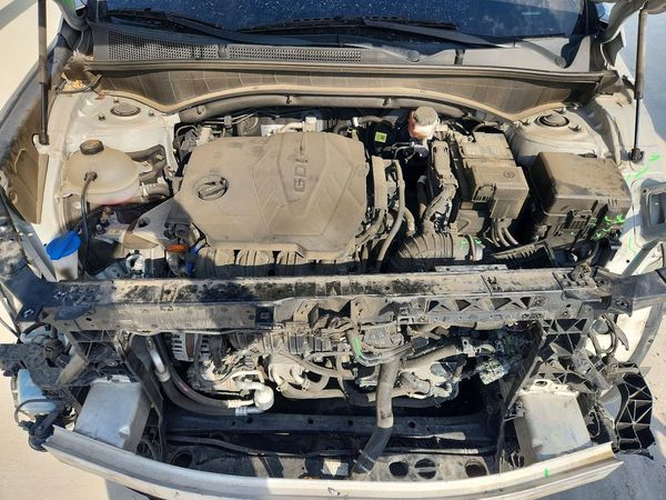 2021 HYUNDAI SANTA FE SEL w/ Premium Pkg — Engine bay