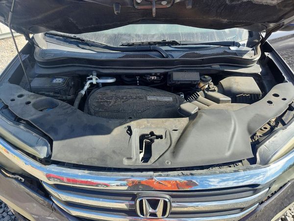 2016 HONDA PILOT EXL — Engine bay