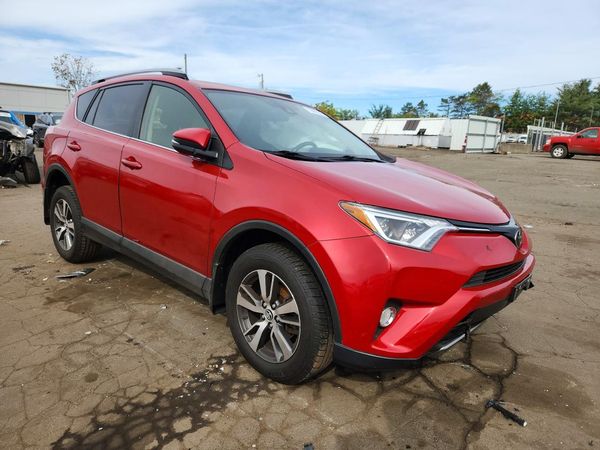 2017 TOYOTA RAV4 XLE — Passenger 3/4
